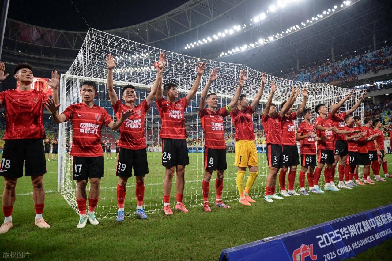 成都蓉城中甲第4冲超，3年亚冠4年争冠，这支球队凭的是什么？的简单介绍