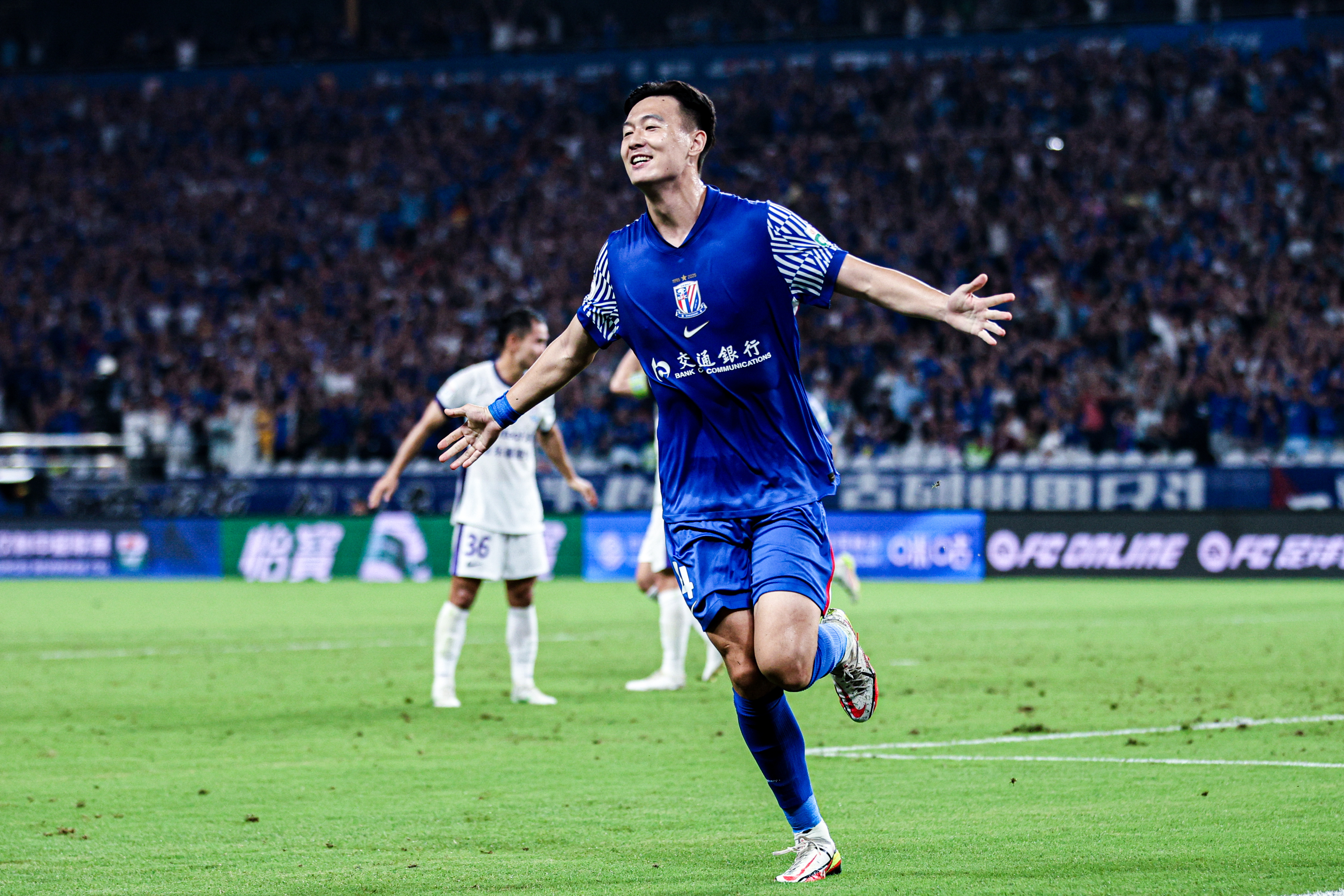 包含中国香港球员陈晋一已返回申花队无缘东亚杯对阵国足的词条