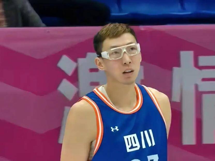 关于赵睿11+4+4周琦11分8板北京击败福建豪取7连胜的信息