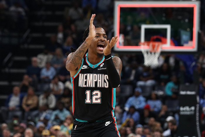 包含莫兰特复出激活灰熊，雄鹿21分惨败暴露字母哥依赖症！的词条