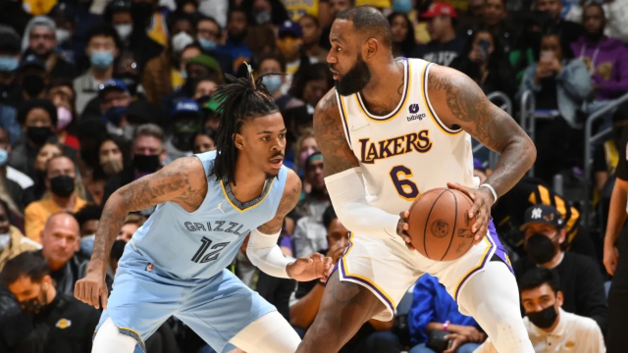 包含莫兰特复出激活灰熊，雄鹿21分惨败暴露字母哥依赖症！的词条  第2张