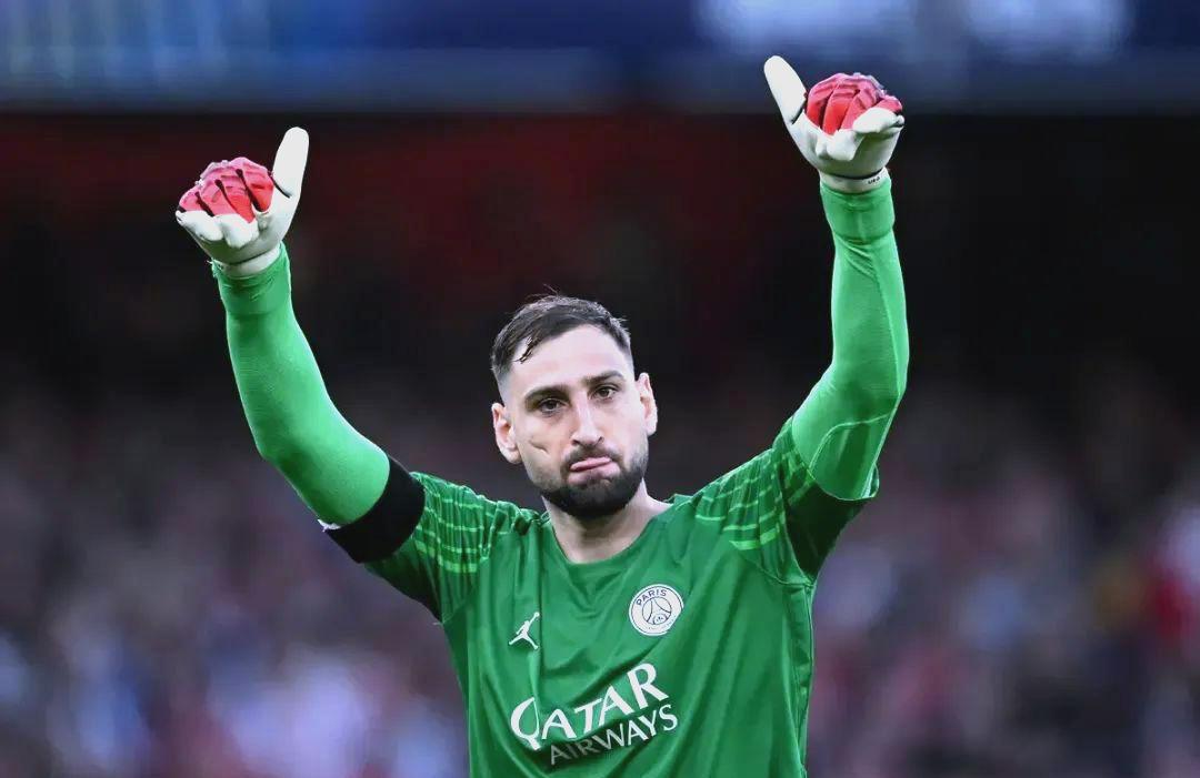 多纳鲁马加盟曼联：红魔防线重塑的关键一步的简单介绍