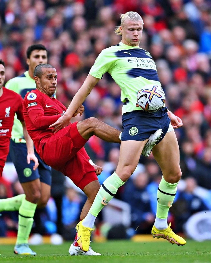 包含尼科-冈萨雷斯：刚到英超时我很不适应，甚至怀疑是否能踢英超的词条