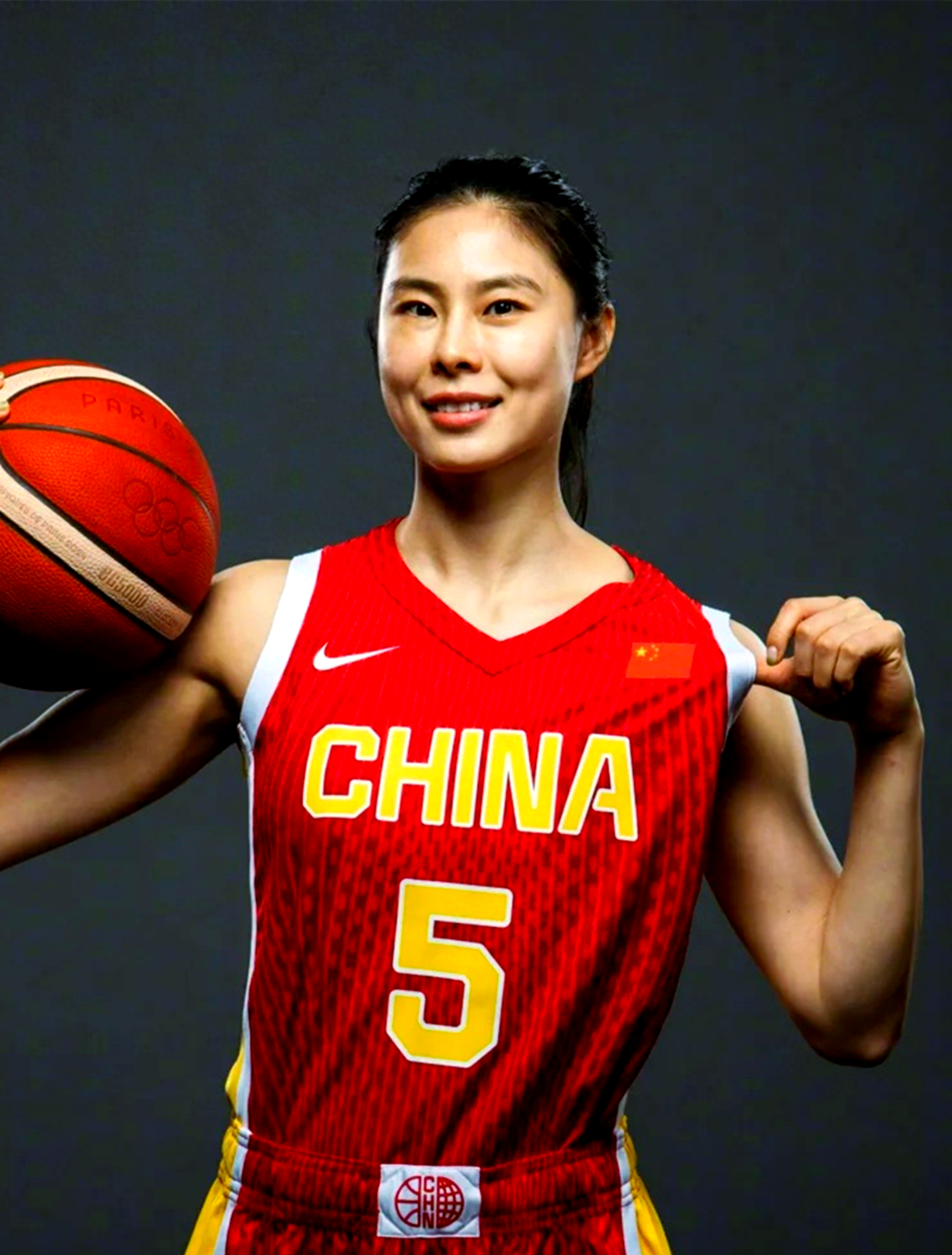 王思雨22年女篮世预赛个人集锦，对阵美国砍17分6助攻的简单介绍