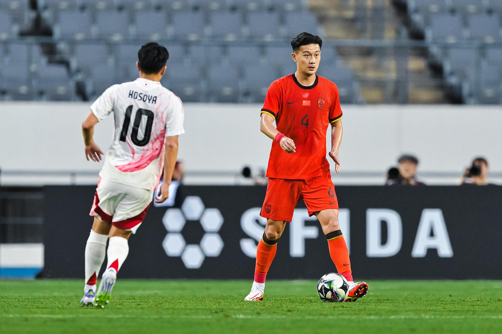 国足东亚杯终极战,申花主帅紧张,比球迷更甚的简单介绍