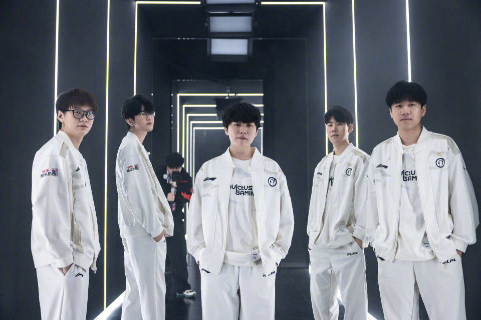 LPL新赛段来袭，全神班iG又添冠军选手，首战直面TES重演巅峰对决的简单介绍