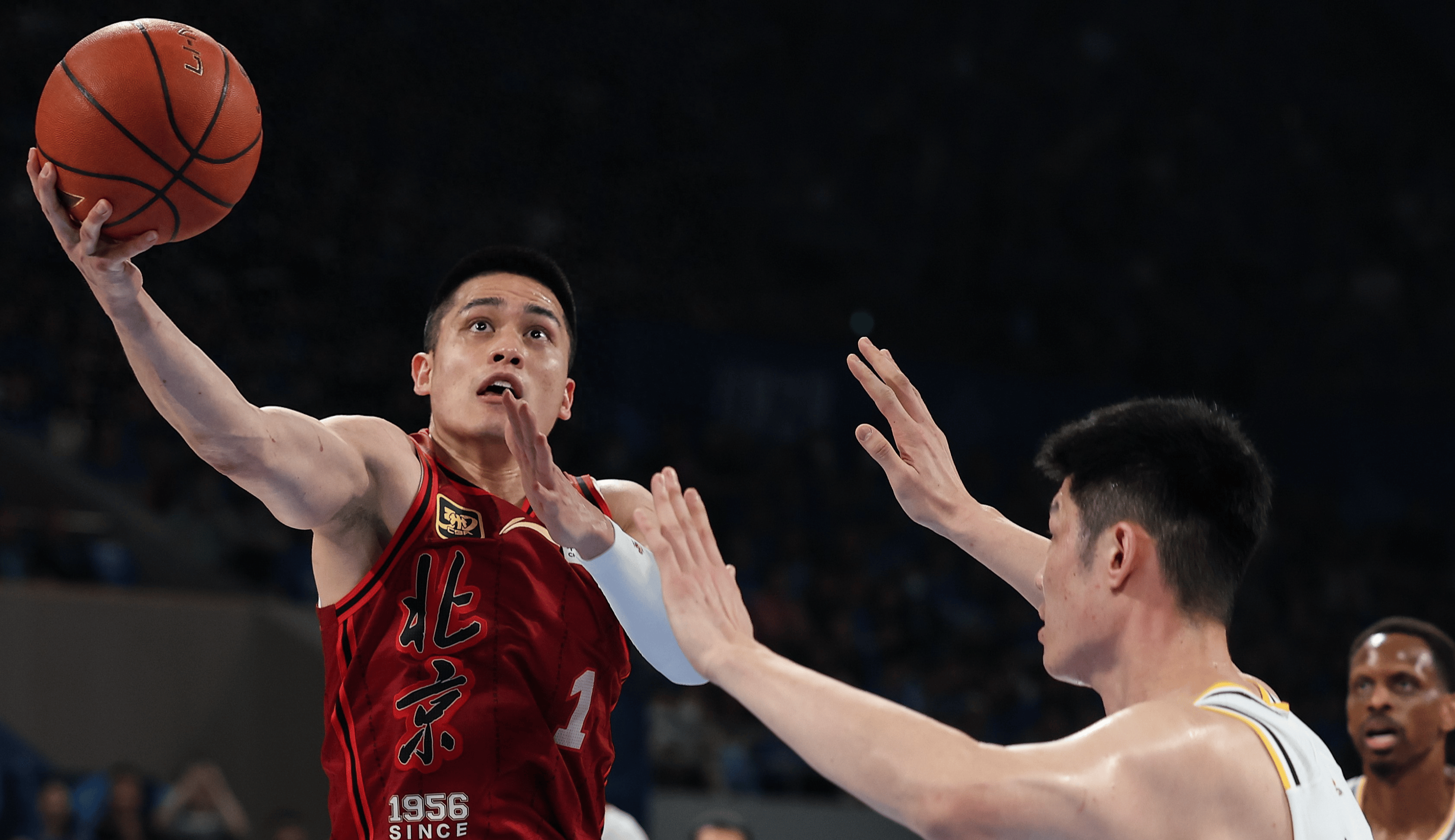 卫冕冠军广厦大胜深圳豪取5连胜胡金秋9000分里程碑塔克21分的简单介绍