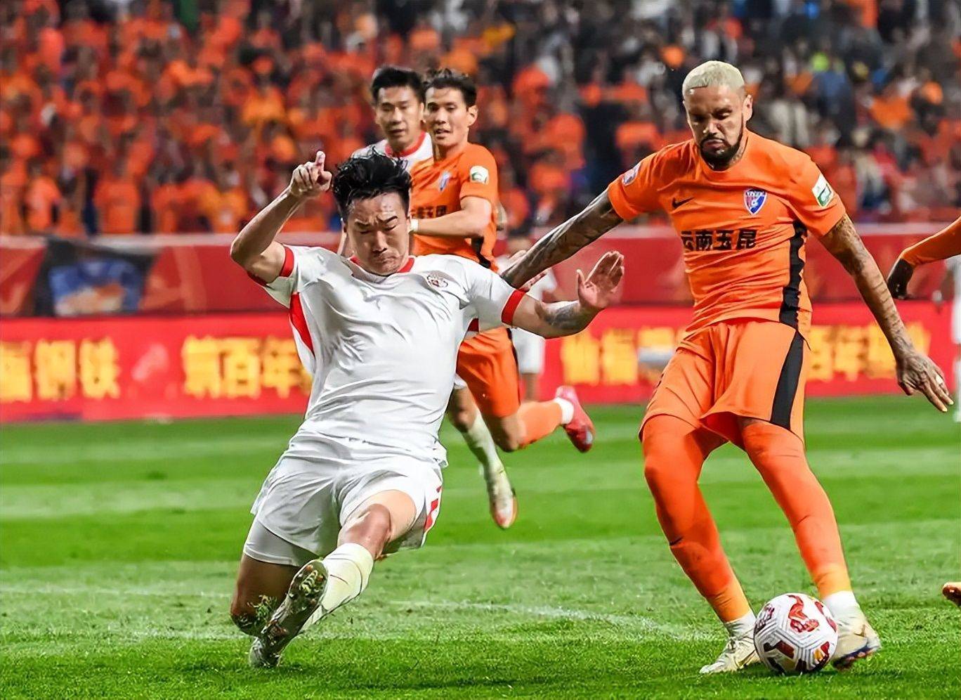 包含中超中甲赛果：上海申花3-1北京国安，深圳新鹏城4-0胜青岛海牛的词条