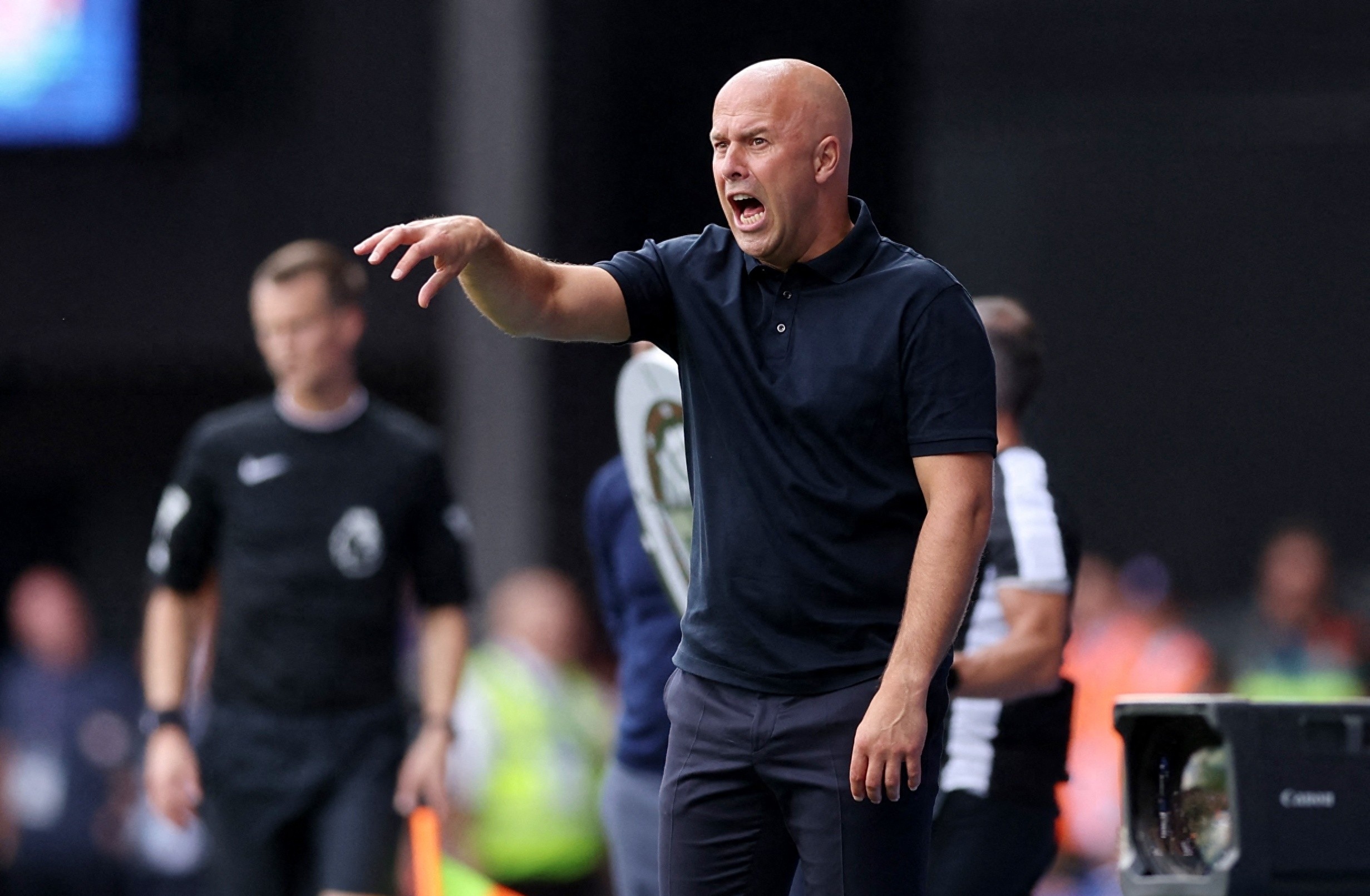 关于埃基蒂克距离加盟利物浦越来越近，预计法的信息