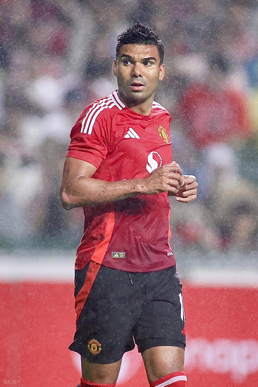 包含曼联与葡体就约克雷斯转会开启谈判，但球员只想去阿森纳的词条