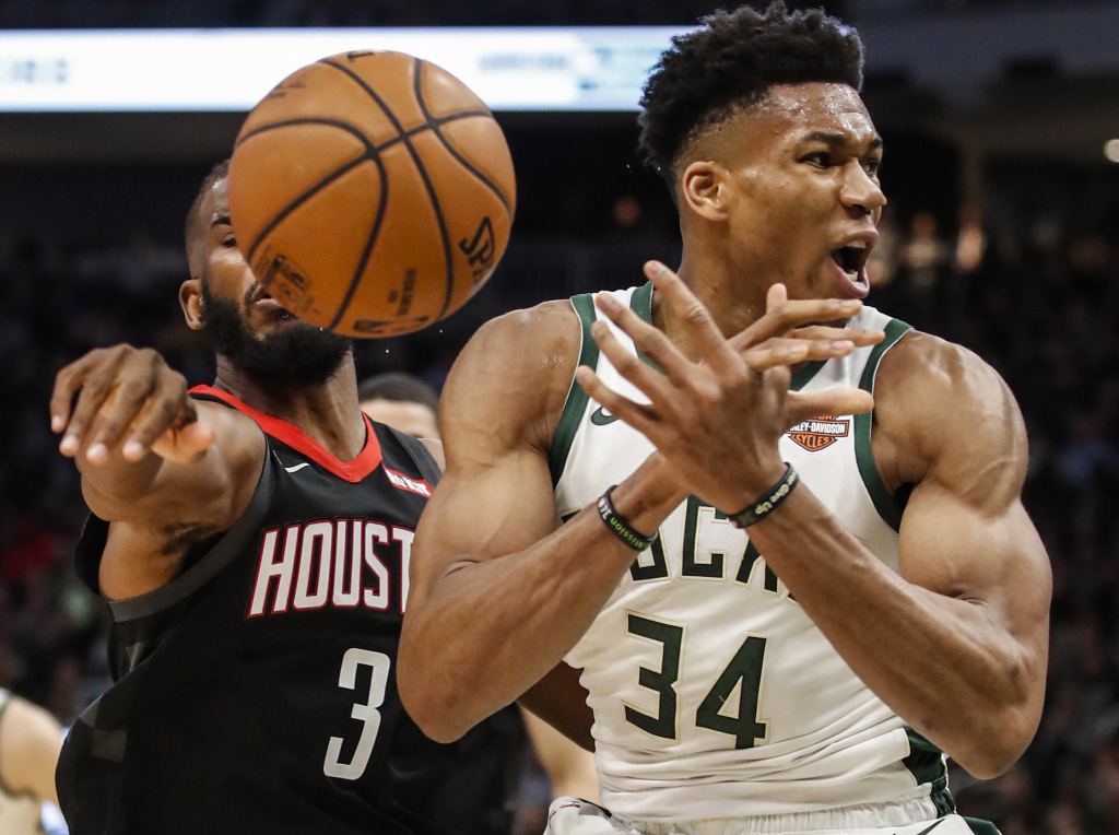 包含雄鹿双塔爆发！字母哥领军击败黄蜂迎连胜的词条