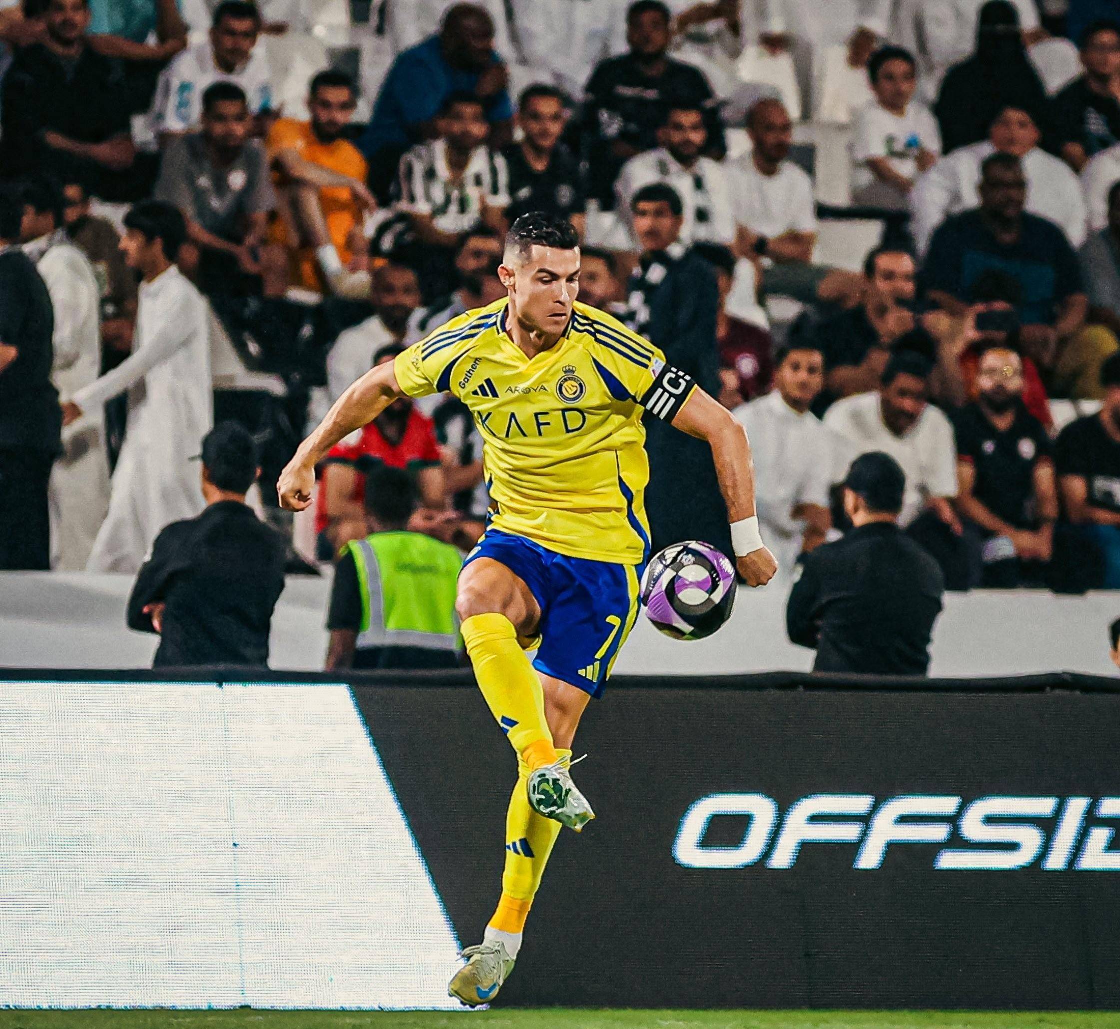 包含亚冠二级联赛：C罗首秀+送挑传助攻利雅得胜利5的词条