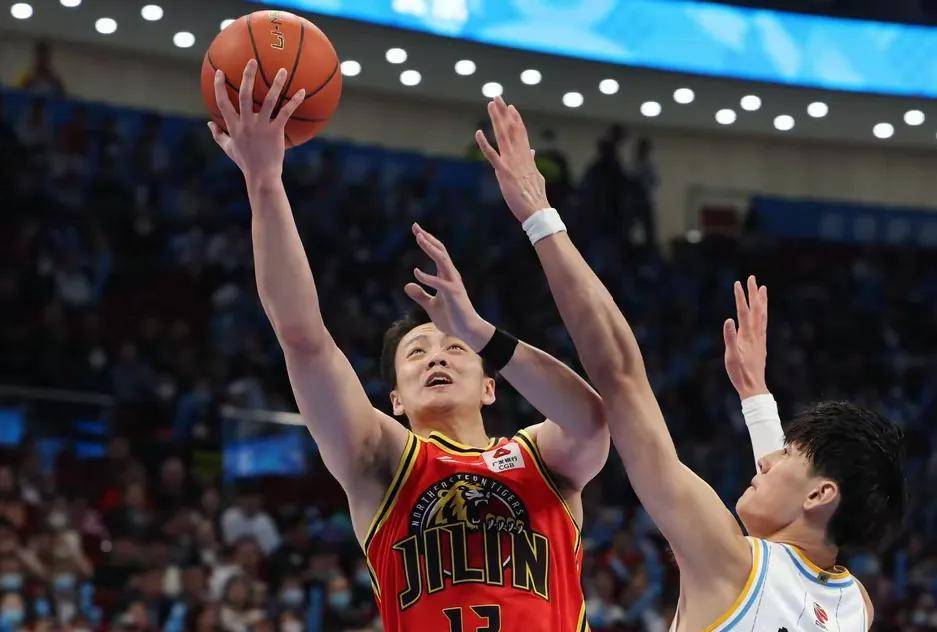 组图：CBA-广州战胜吉林陈国豪强势投篮的简单介绍