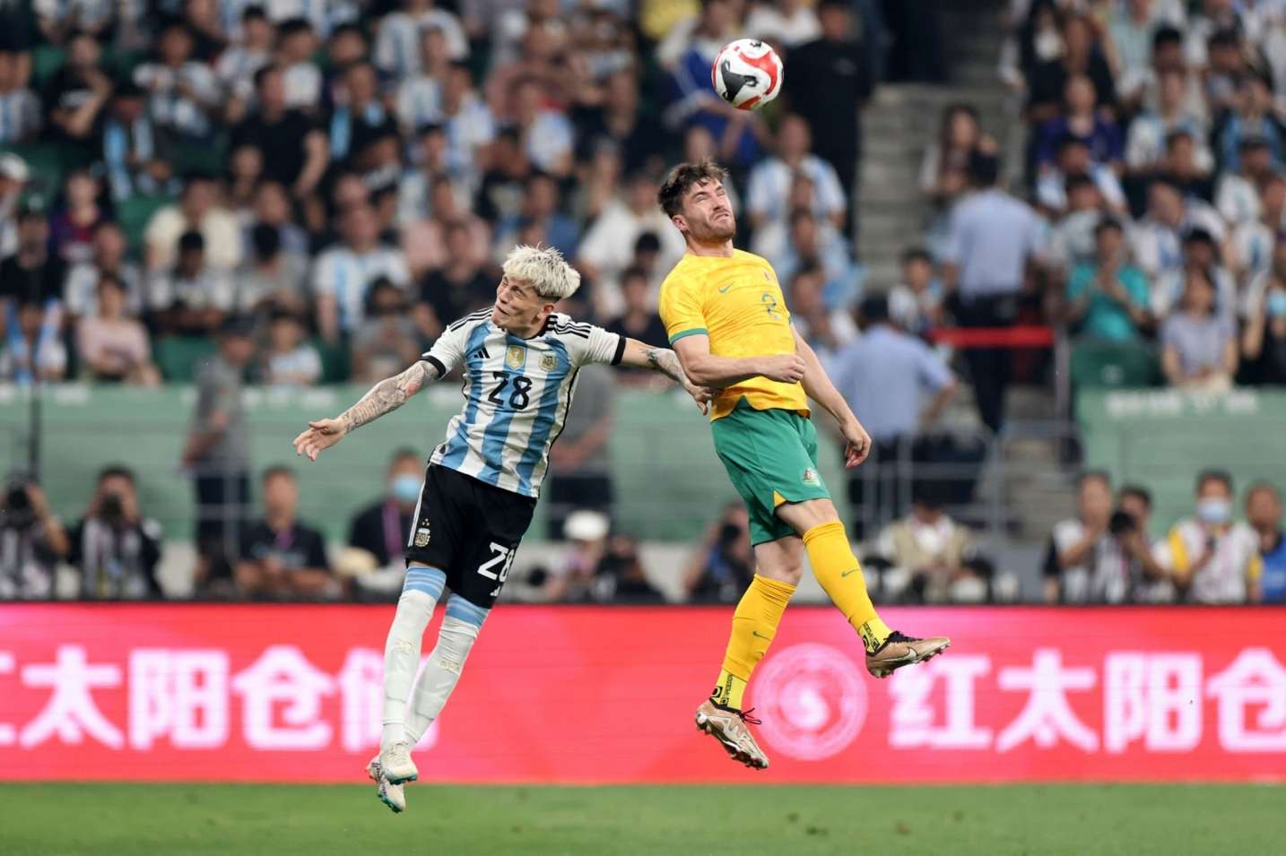 关于尽管有多支海外球队邀请加纳乔,但他明确希望留在英超的信息 关于尽管有多支海外球队邀请加纳乔,但他明确希望留在英超的信息