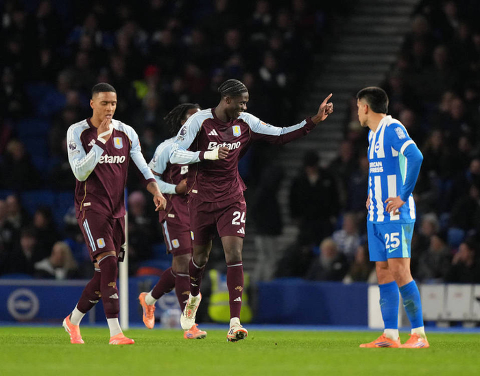 英超综述：阿森纳获圣诞冠军+仍2分领跑！曼城7连胜，利物浦升第5的简单介绍