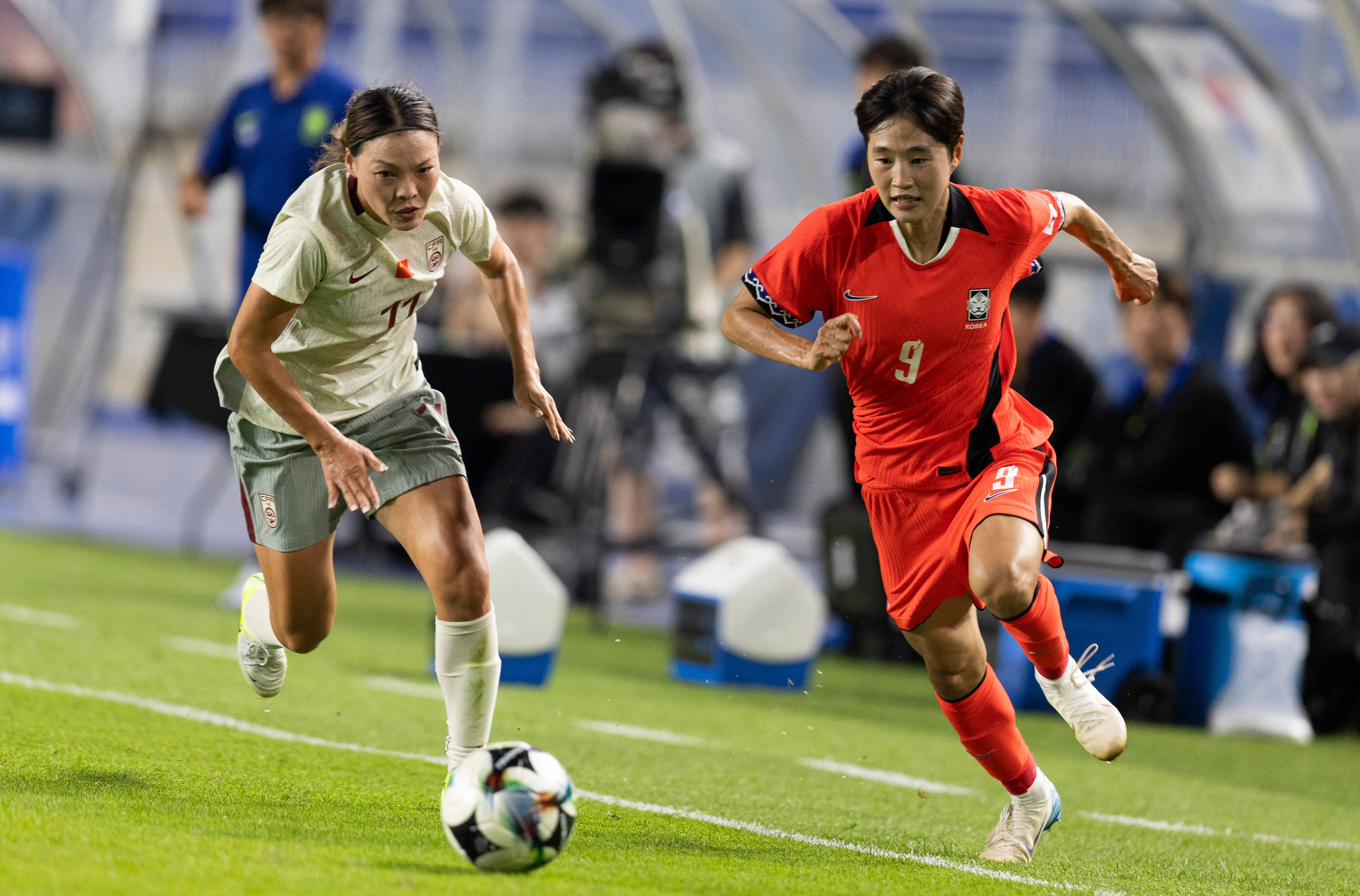 包含0-0！国足遗憾丢冠！中国女足1胜2平结束东亚杯，尴尬延续3大纪录的词条
