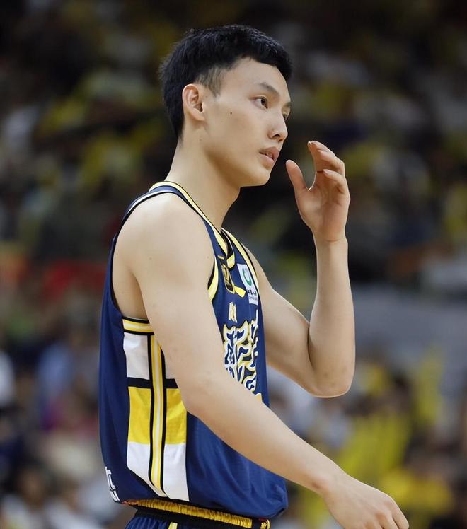 广东3消息！徐杰创造历史，奎因最新伤情，朱芳雨买断王少杰的简单介绍