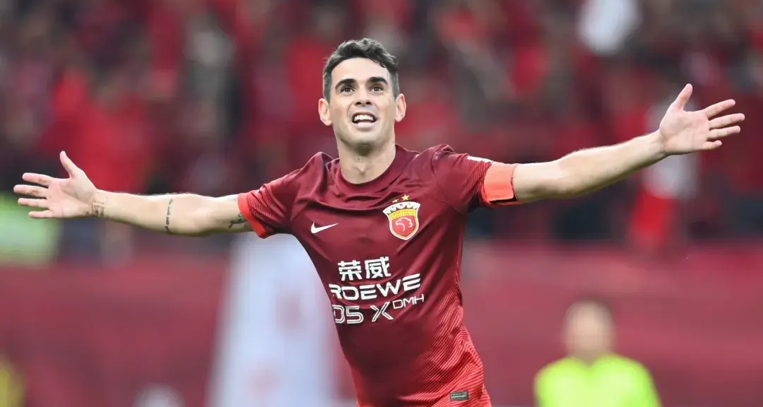 包含中超最大牌外援？申花与30岁葡萄牙国脚谈判！曾的词条