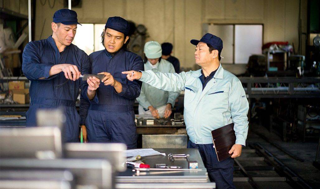 在日外国人的现状分享：原来日本人服务也会很烂>>的简单介绍