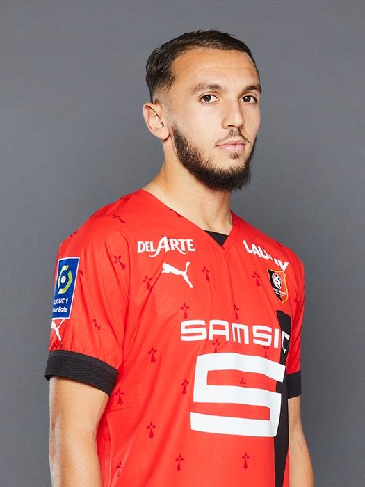 关于阿尔及利亚足球豪门签约匹克的信息