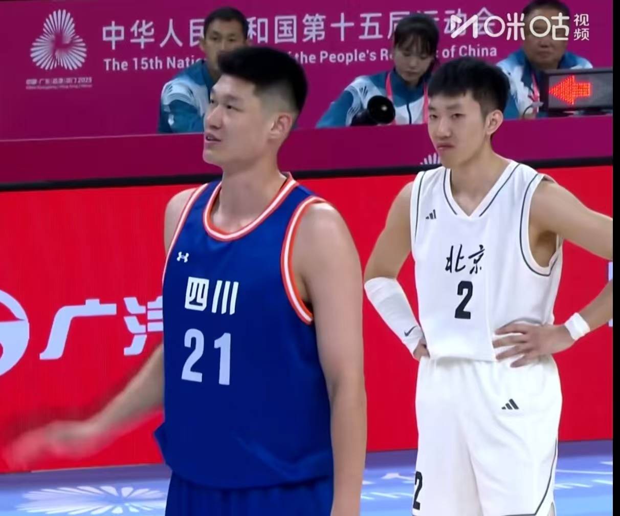 包含统治篮板！周琦砍两双12+14胡金秋10+7表现起伏的词条