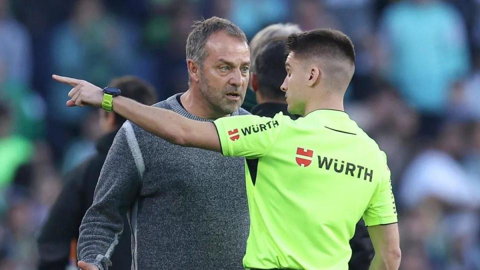 包含89%巴萨会员给球队打出优秀分，弗里克平的词条