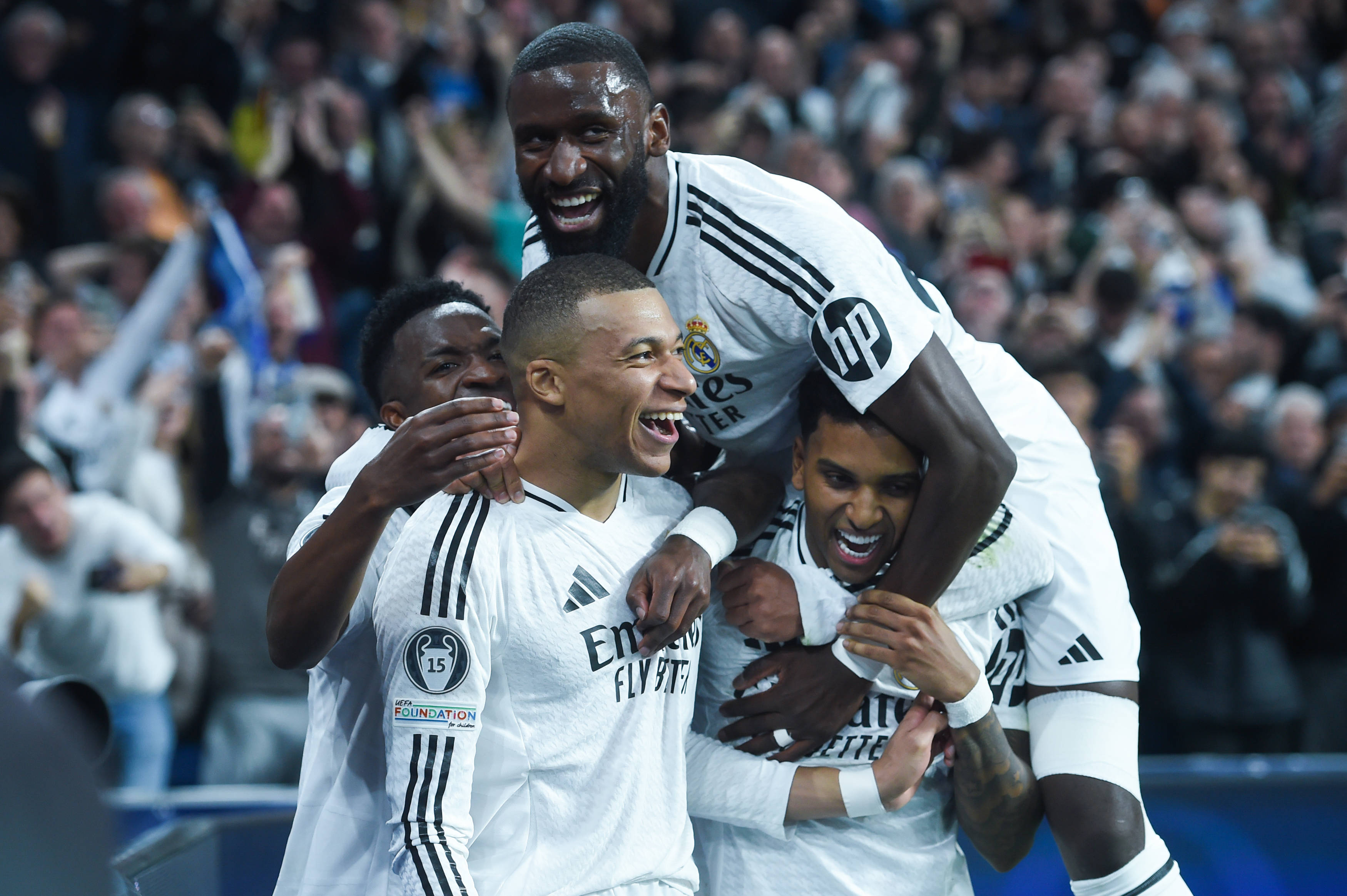 包含世俱杯夺冠赔率:大巴黎1赔35领跑曼城超皇马的词条