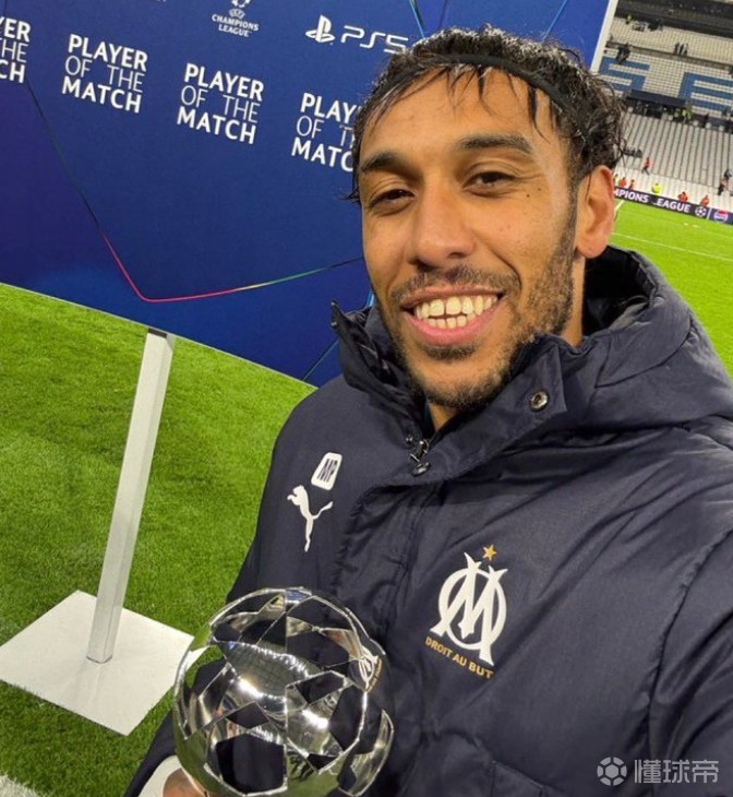 奥巴梅扬将于周二晚抵达马赛，并于周三接受体检的简单介绍