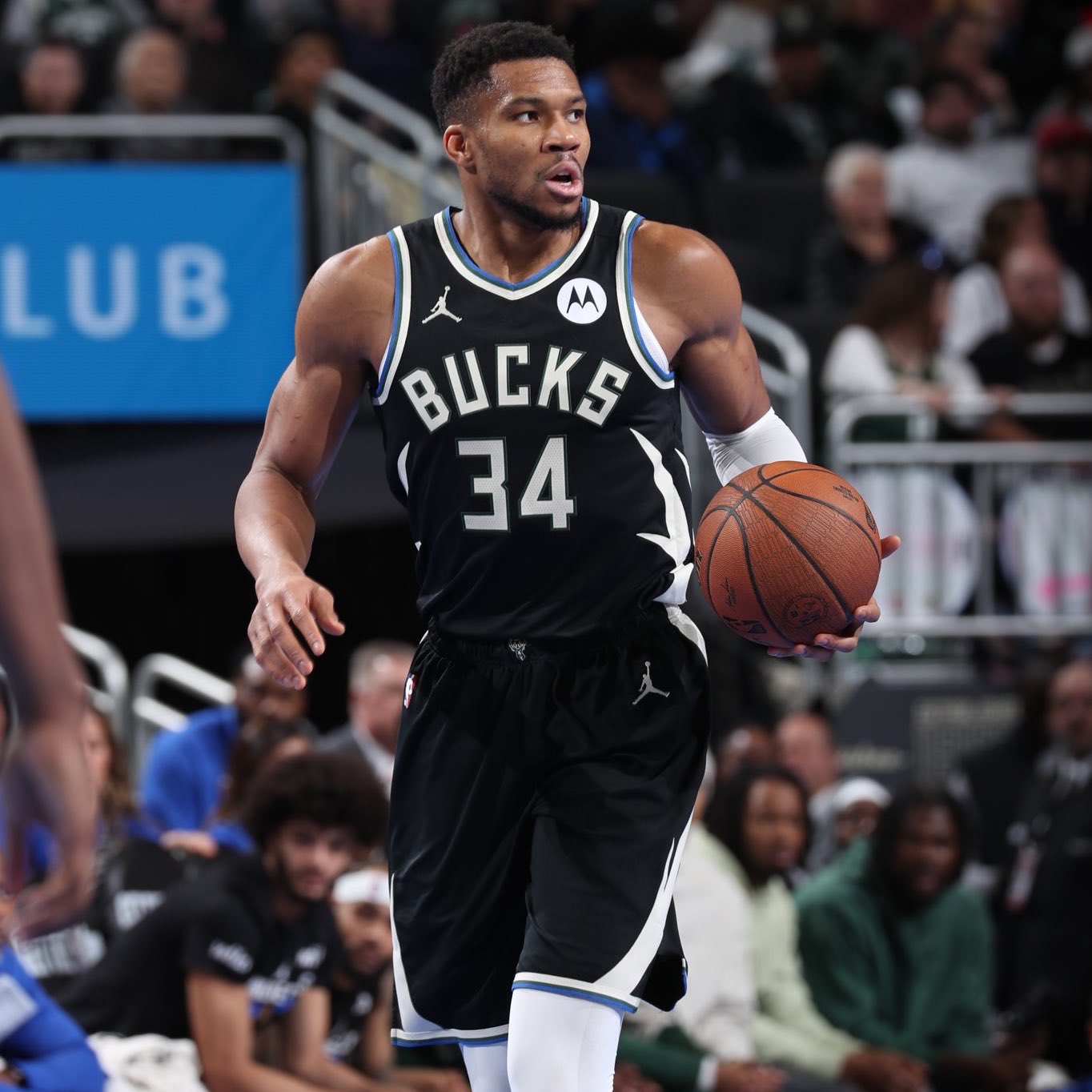 扬尼斯·阿德托昆博伤愈在即?雄鹿迎战公牛前景剖析的简单介绍 扬尼斯·阿德托昆博伤愈在即?雄鹿迎战公牛前景剖析的简单介绍