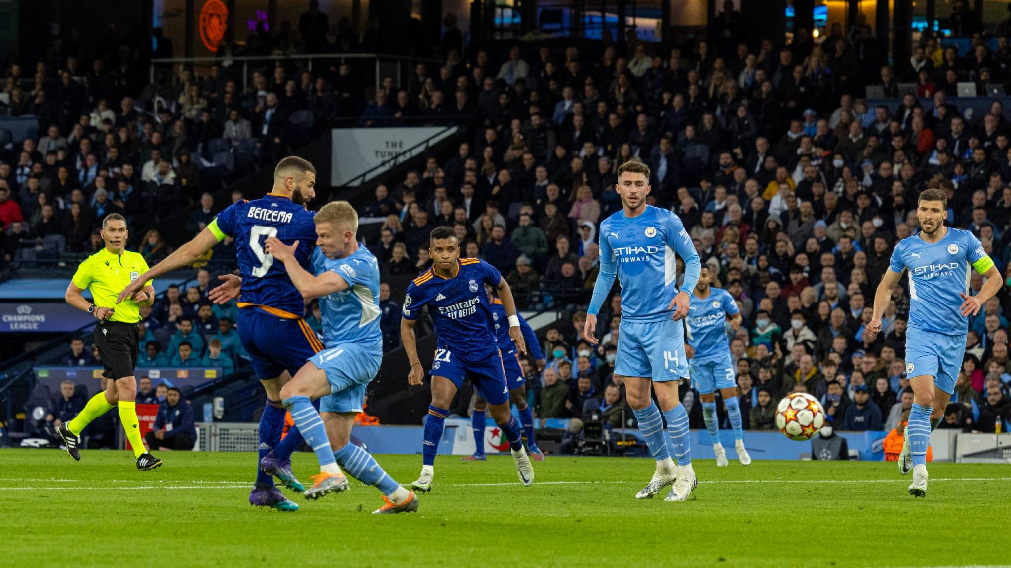 关于世俱杯夺冠赔率:曼城全胜登顶大巴黎皇马紧追的信息