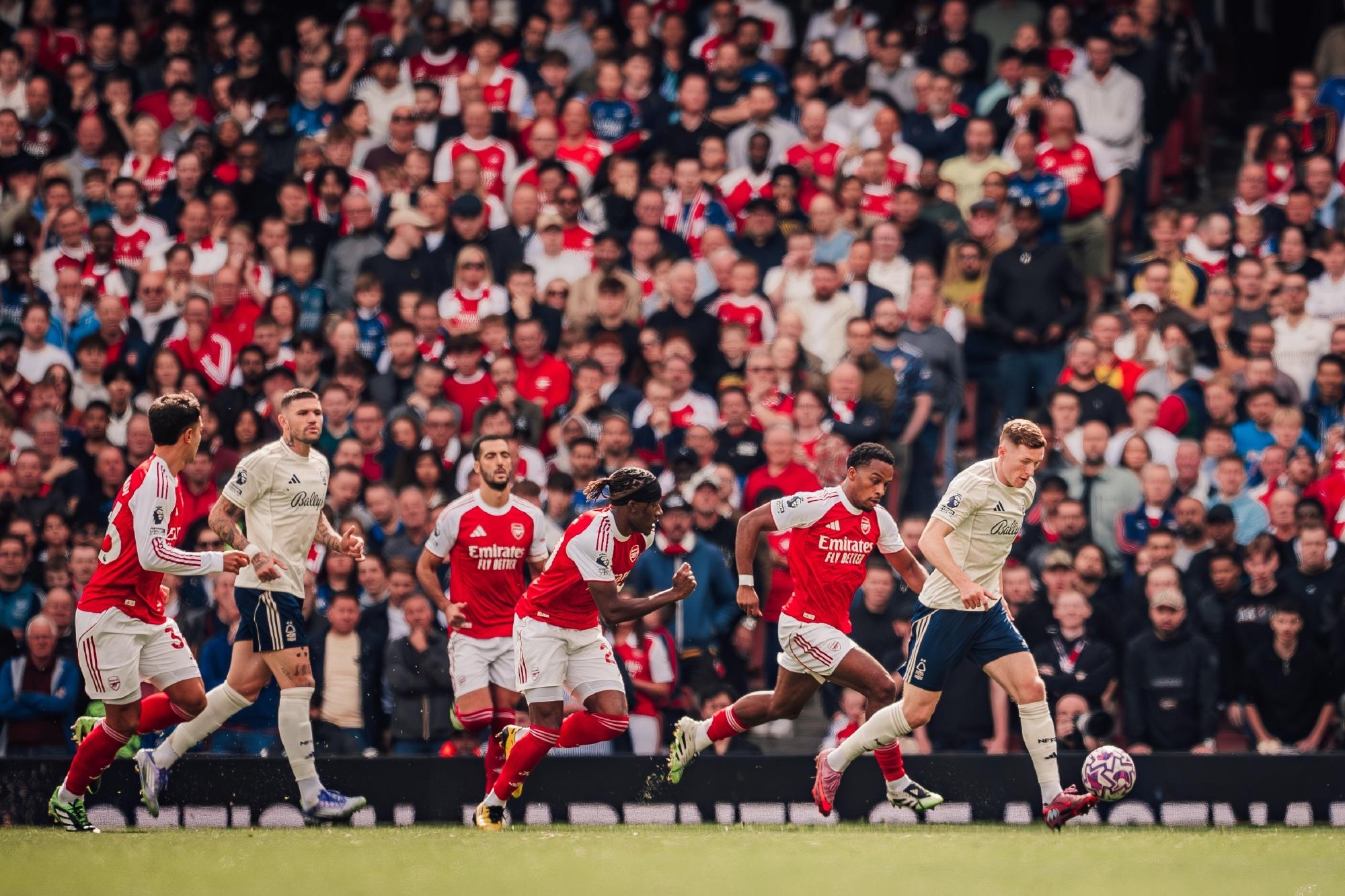 包含欧冠：阿森纳3-0！6战全胜居首，马杜埃凯双响，马丁内利5连击的词条