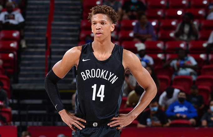 包含江苏官宣签下外援爱德华兹上赛季曾为新疆效力的词条