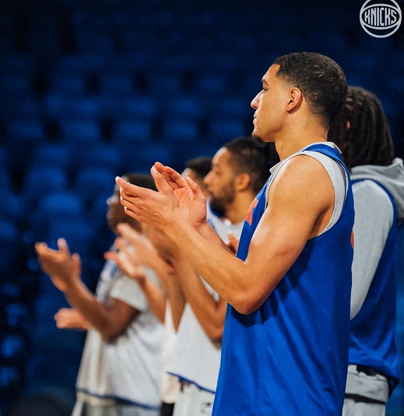 文班亚马31+13布伦森29分马刺险胜尼克斯的简单介绍