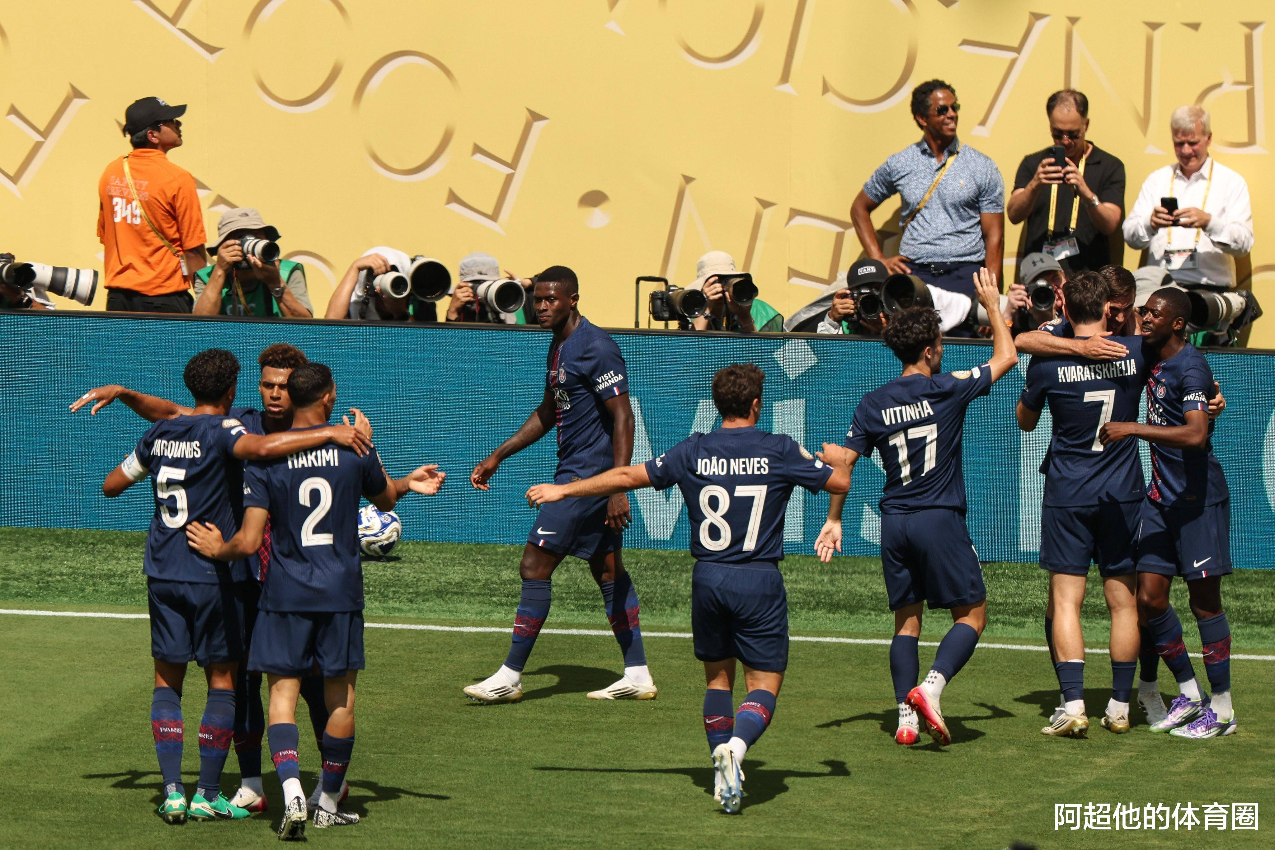 葡萄牙靠他？25岁指挥官正值巅峰，帮巴黎夺欧冠后帮总的简单介绍