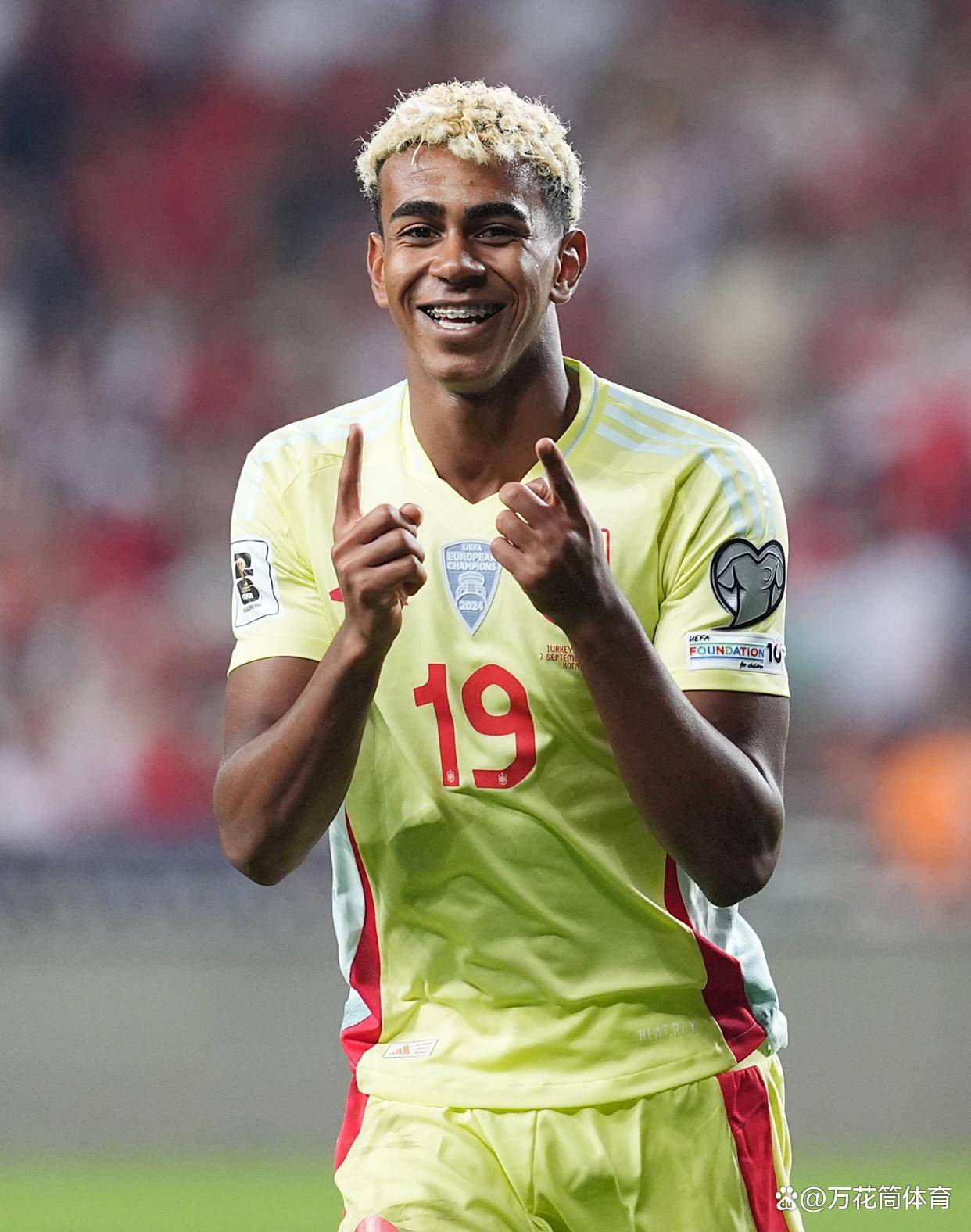 包含亚马尔10号球衣24小时售卖创史将超梅西25%为巴萨输血的词条