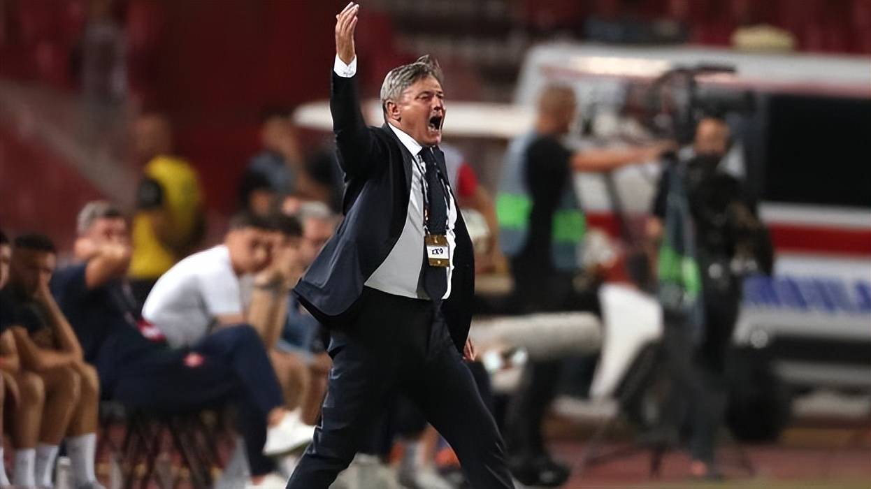 关于38岁前广州富力外援扎哈维退役，他曾斩获17、19赛季中超金靴的信息