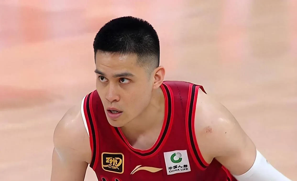 包含许利民详解主场惜败广厦：暴露多方面问题，球队没遇到过这么大的困难的词条