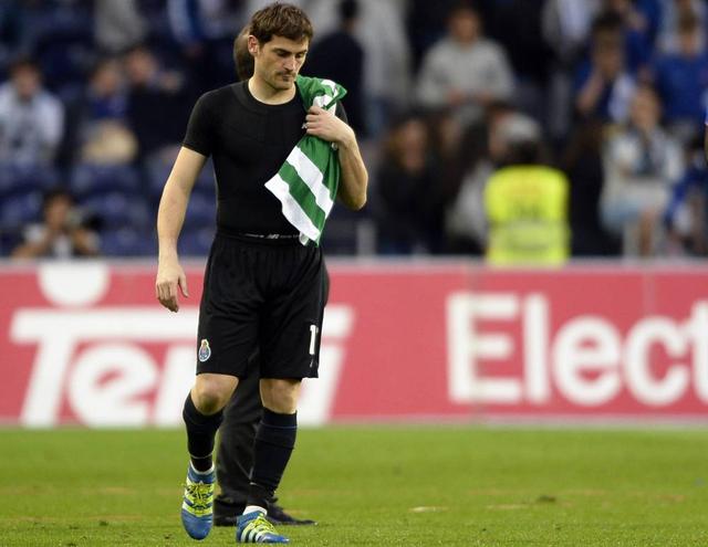 前皇马队长卡西谈与穆帅关系：像情侣，本应该有更多沟通的简单介绍