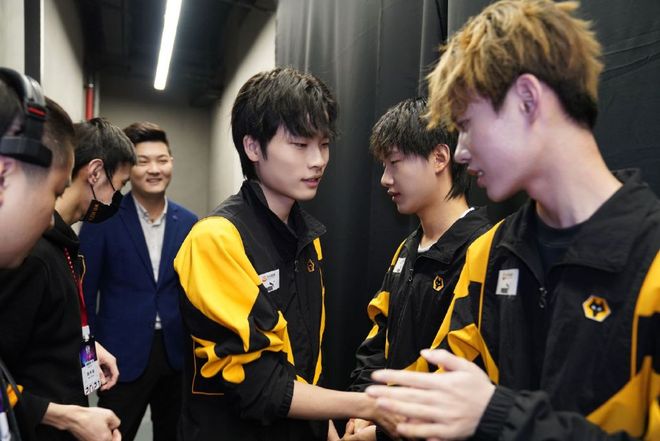 关于KPL新版本会有哪些惊喜？钟意今屿公孙离打野，小胖马可打野的信息