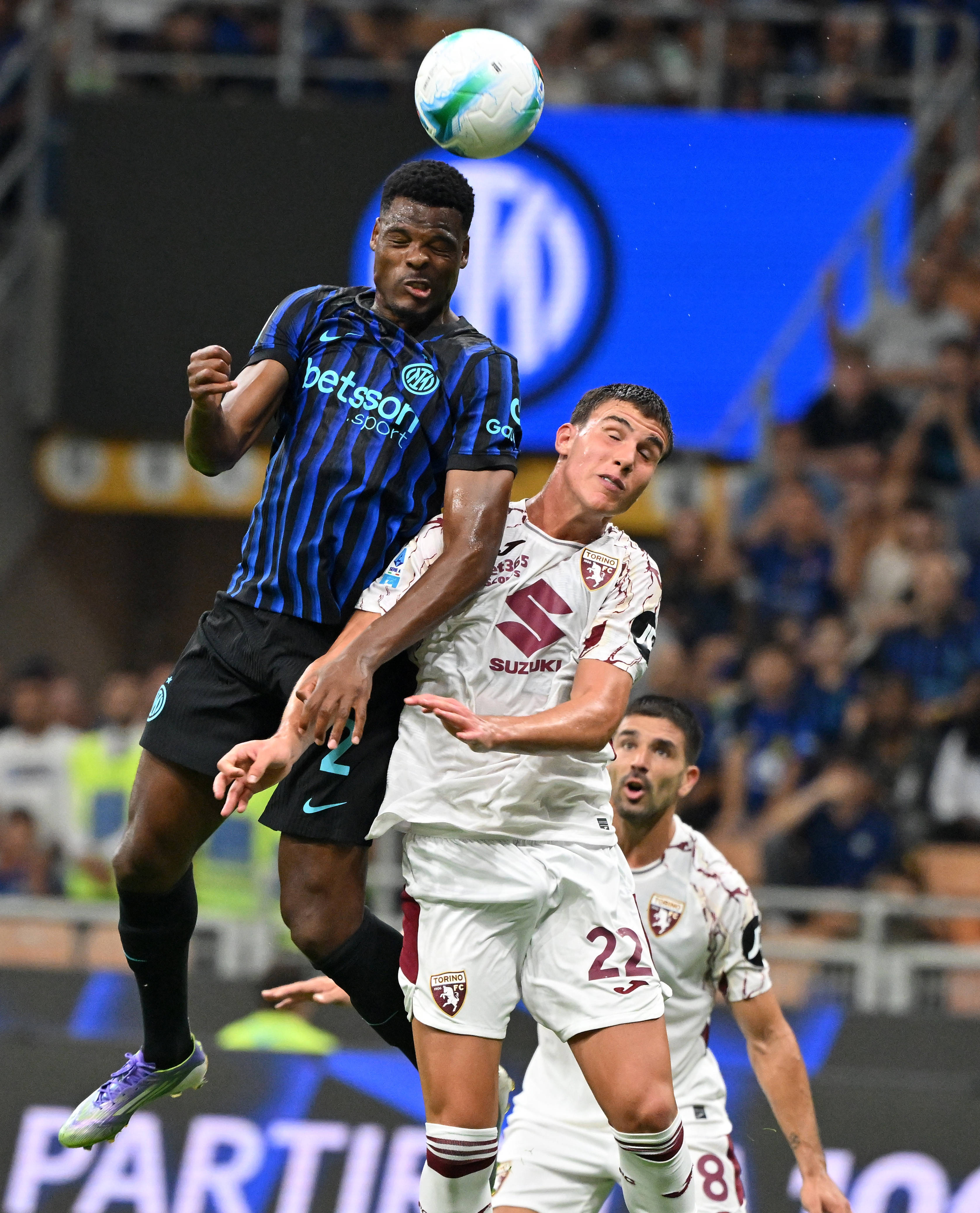 一日意甲动向:迈尼昂这就跟米兰续约,2025最佳阵国米三人入选的简单介绍 一日意甲动向:迈尼昂这就跟米兰续约,2025最佳阵国米三人入选的简单介绍