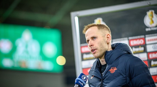 图片报：莱比锡想续约35岁门将古拉西奇，球员合的简单介绍