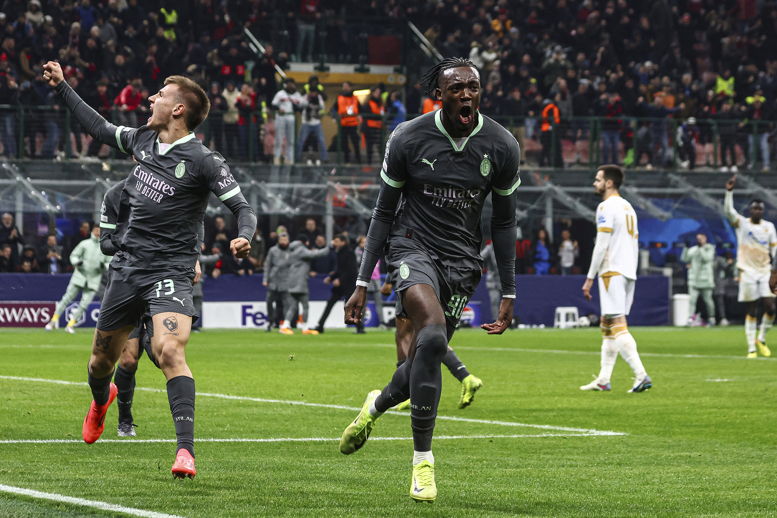 包含诺坎普改造未如期完成，欧足联怀疑欧冠小的词条