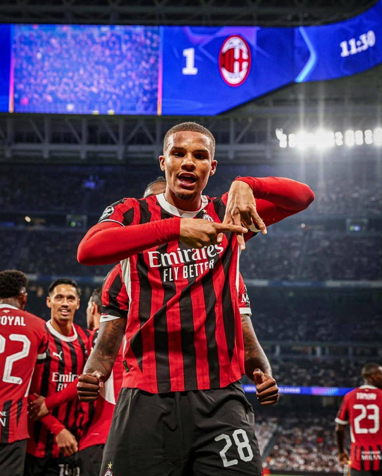 关于霍伊伦将离开曼联，尤文和米兰正在关注情况的信息