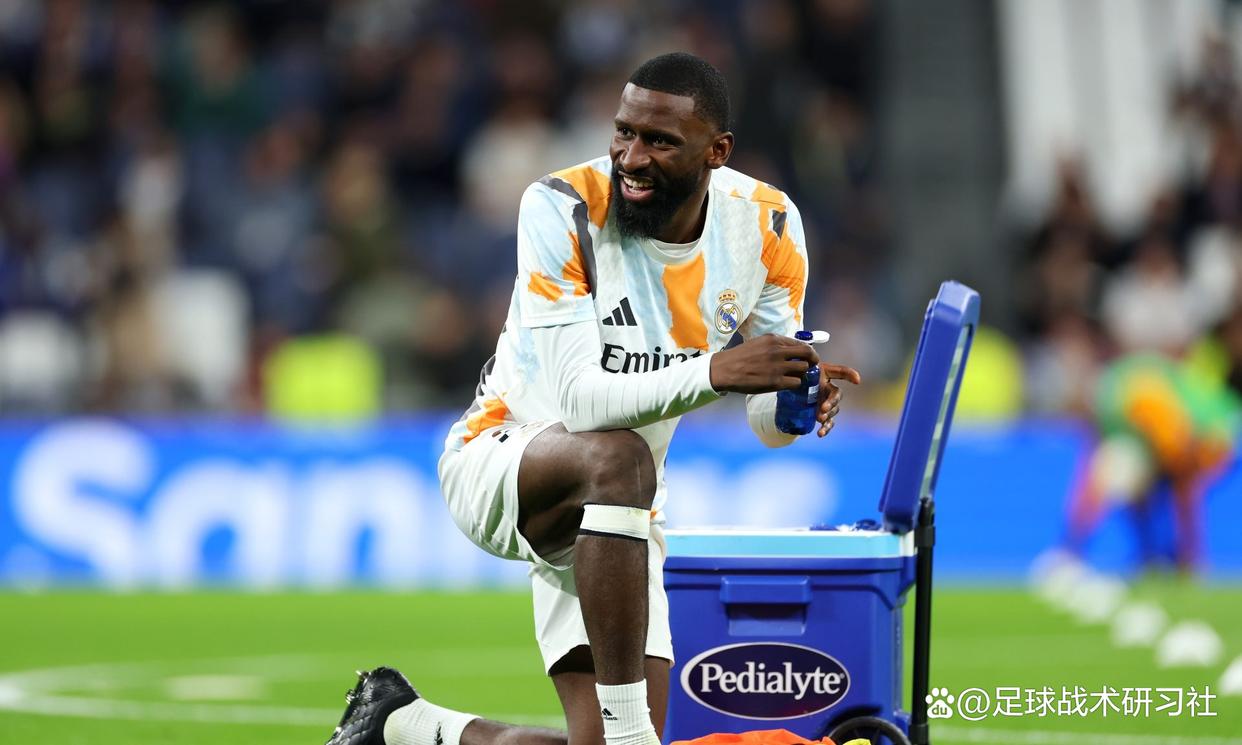 包含皇马防线大洗牌：阿拉巴与鲁迪格的未来何去何从？的词条