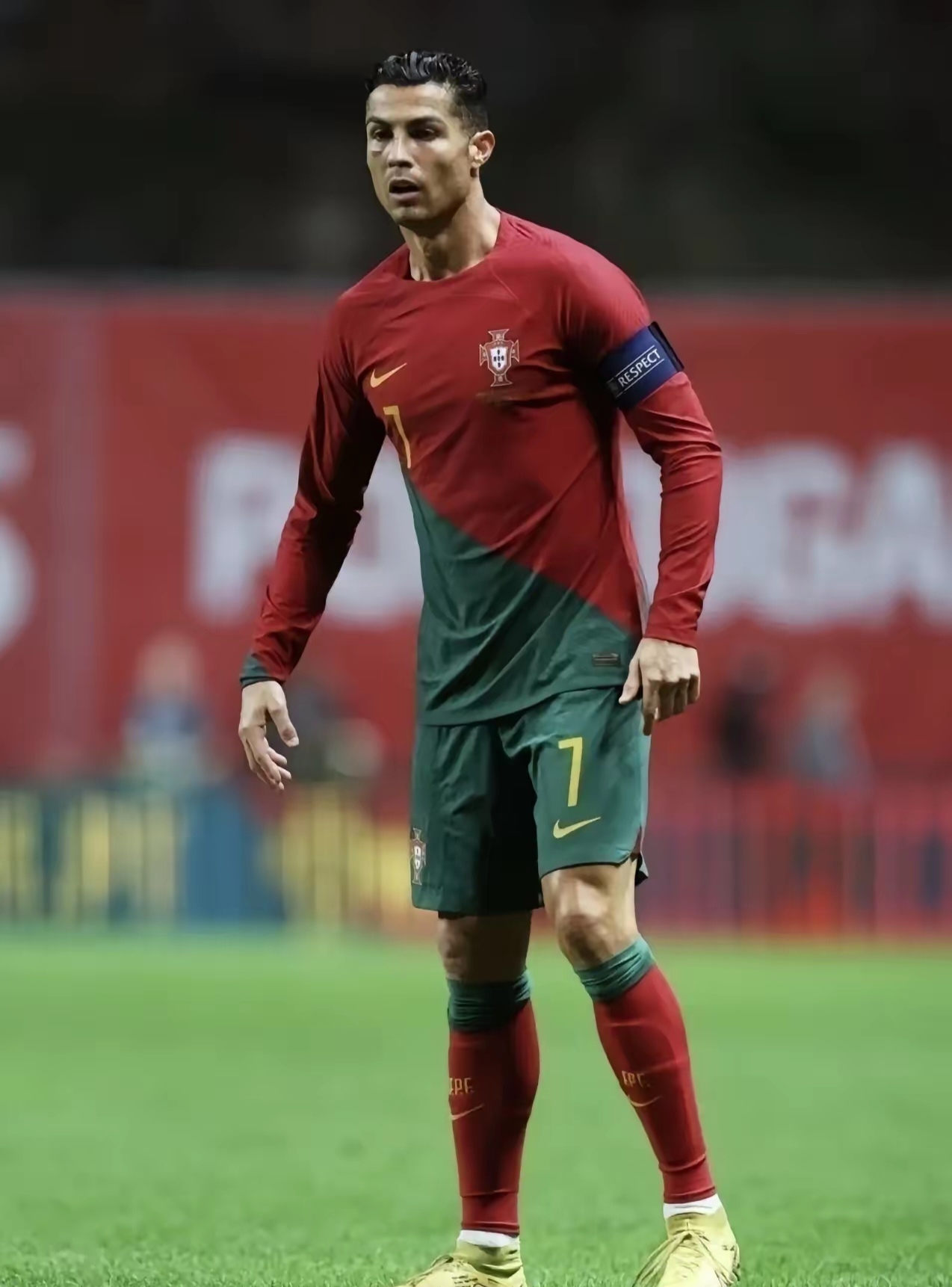 C罗也挽救不了亚冠二级联赛的人气，仅8000多人