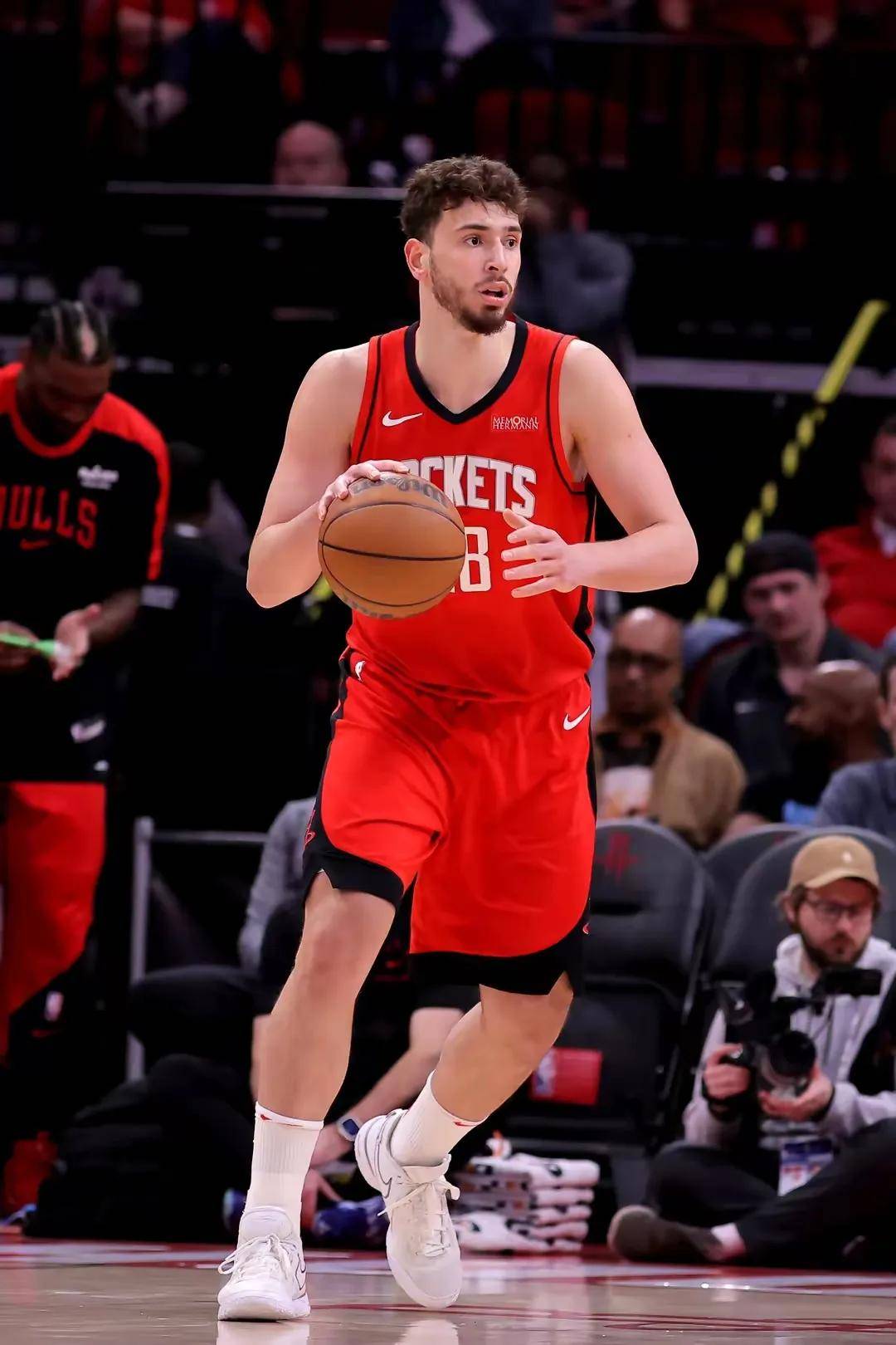 史密斯谈申京：作为我们球队最好的球员之一，他真的很特别的简单介绍