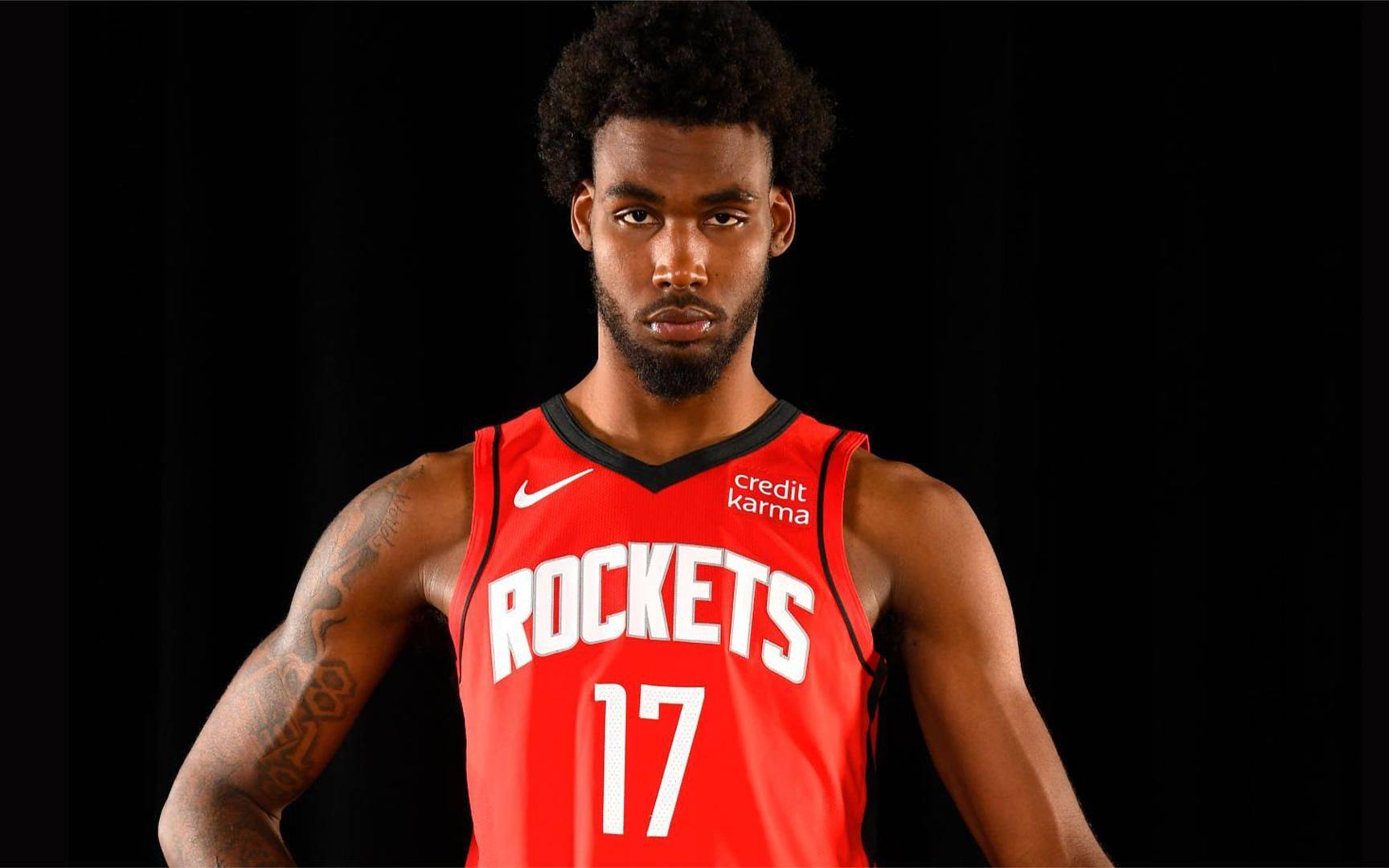 关于坐稳首发？火箭在过去18场伊森首发的比赛里17胜1负的信息