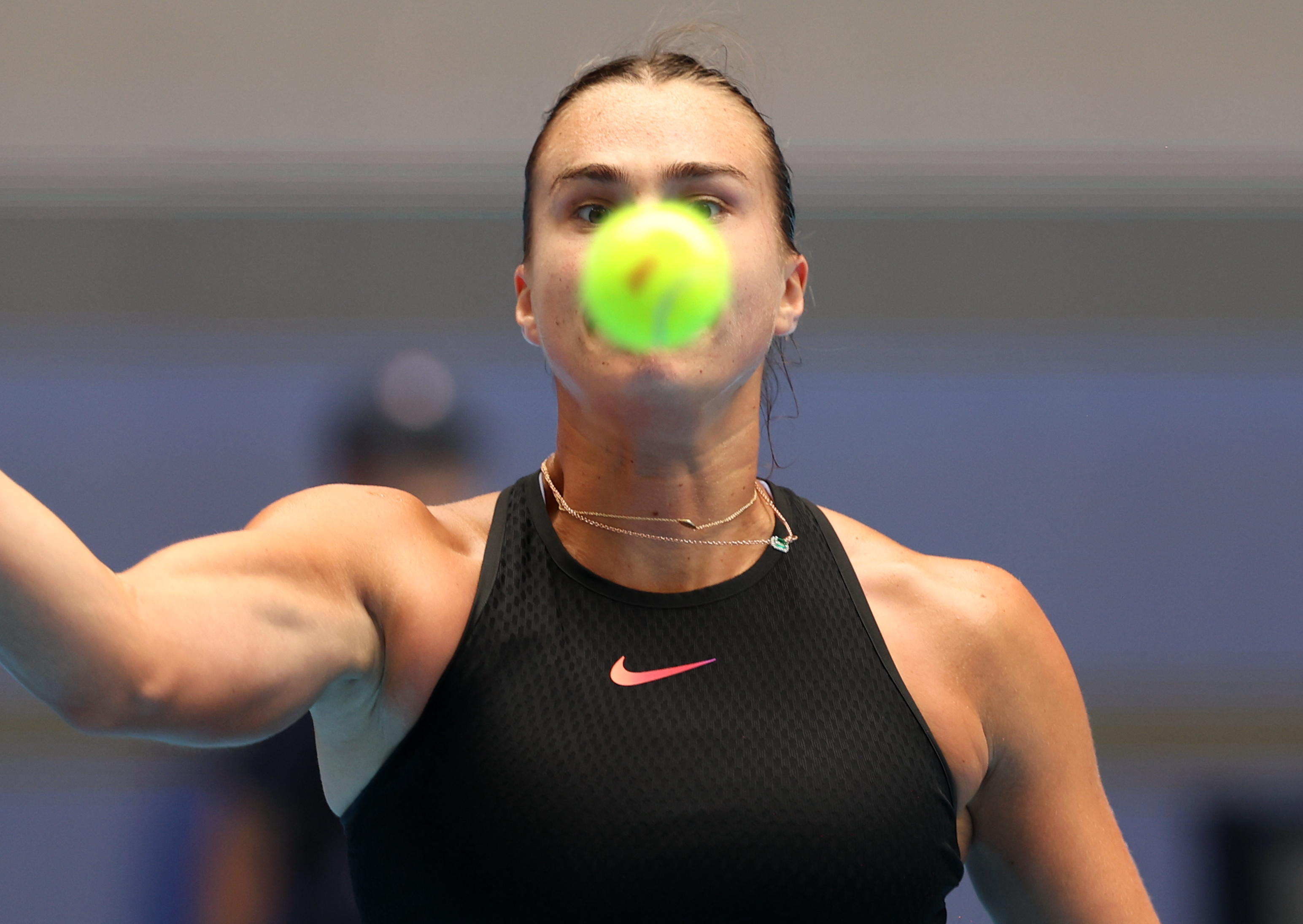 包含章泽天晒多运动照！和萨巴伦卡一起练网球，腿部结实紧致，力量美的词条