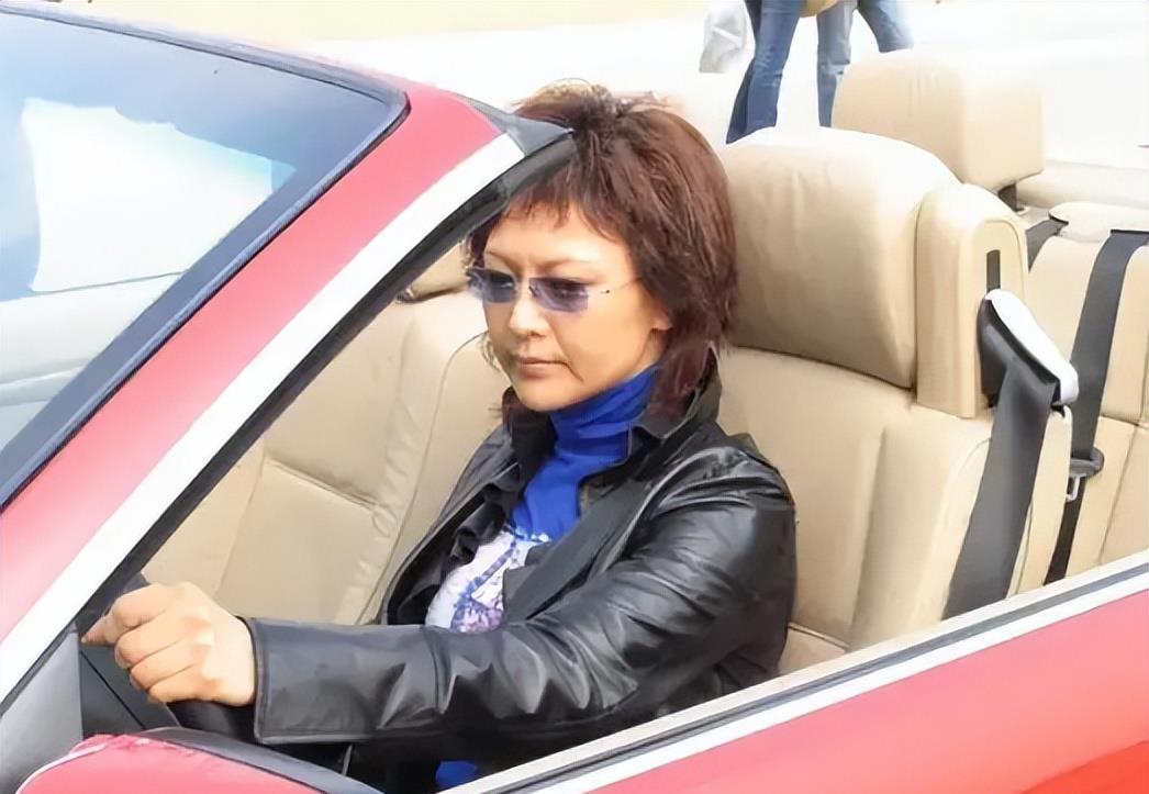 20年前，那个让那英甘愿“未婚生子”的前国脚高峰，如今过得怎样的简单介绍