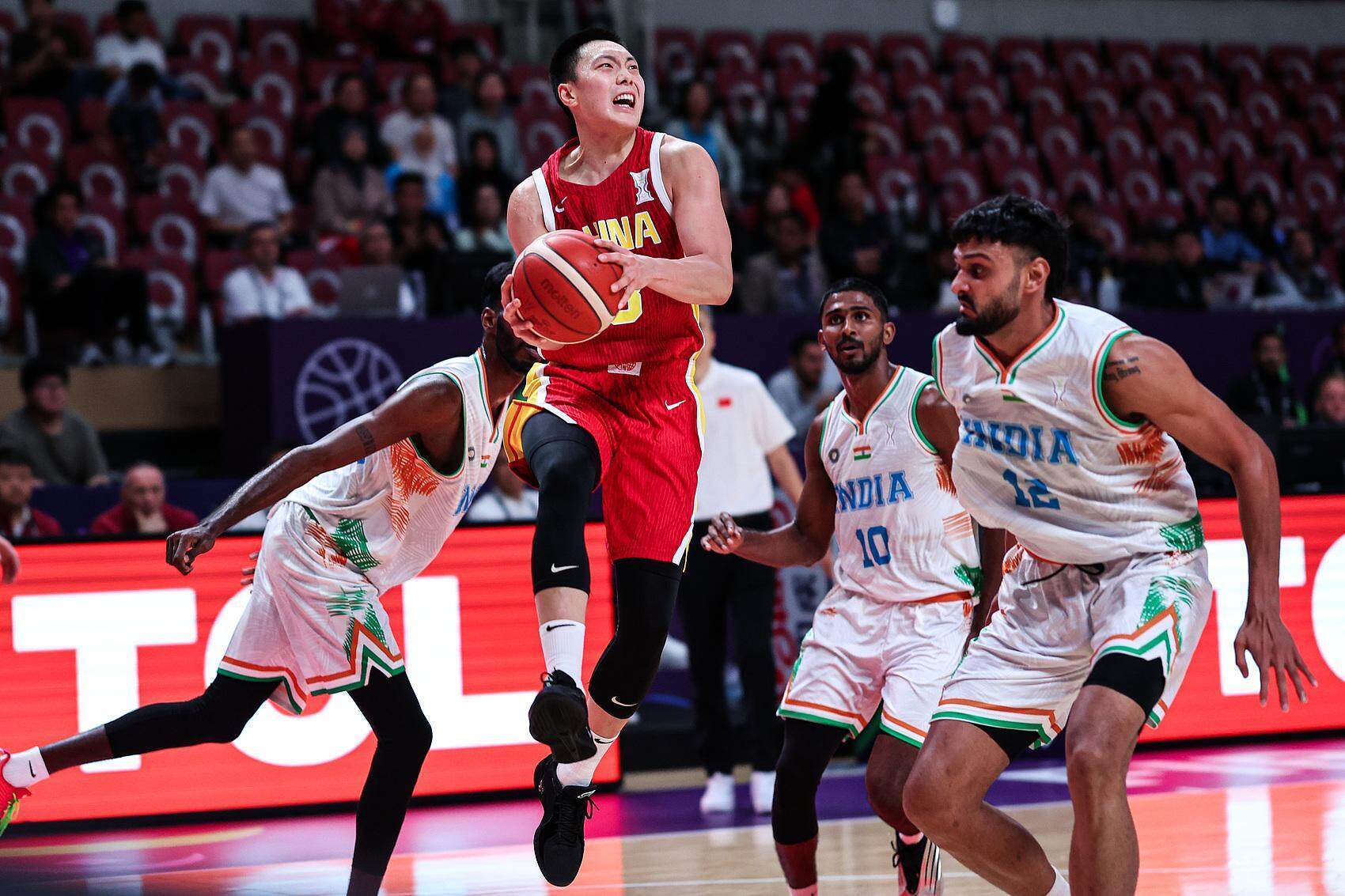 包含男篮热身赛-余嘉豪两双胡明轩13分中国胜荷兰的词条